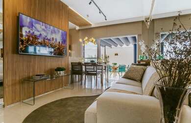 Imagem: A casa possui 2 Dormitórios, 2 Banheiros, 2 Vagas na garagem