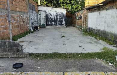 Imagem: O terreno possui 120m² de Área e está localizado em Cohab