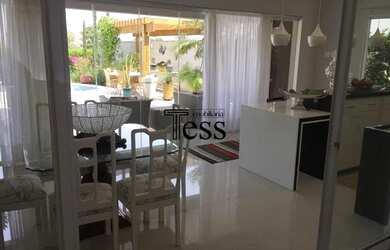 Imagem 10: VENDA - Casa em Condomínio - com 04 dormitórios, sendo 1 suíte e closet,...