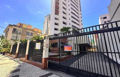 Imagem: O apartamento possui 3 Dormitórios, 1 Banheiro, 2 Vagas na