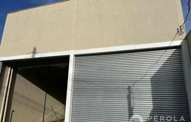 Imagem: O depósito possui 2 Vagas na garagem, 250m² de Área e está