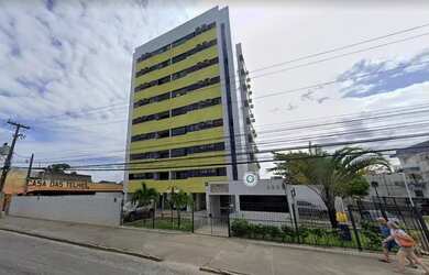 Imagem: O apartamento possui 3 Dormitórios, 1 Banheiro, 1 Vaga na garagem