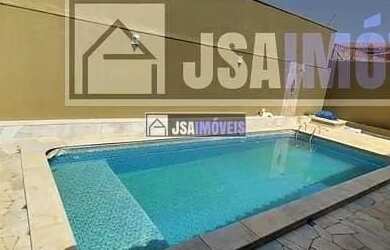 Imagem: A casa possui 3 Dormitórios, 4 Banheiros, 4 Vagas na garagem