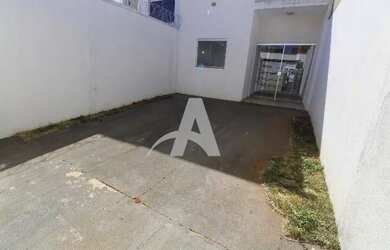 Imagem: A casa possui 2 Dormitórios, 1 Banheiro, 1 Vaga na garagem