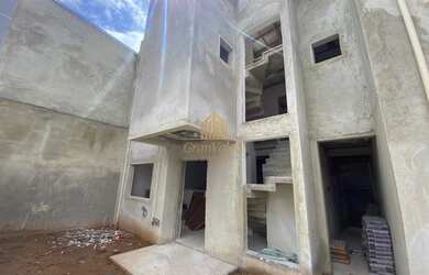 Imagem: A casa em condomínio possui 3 Dormitórios, 3 Banheiros, 2