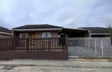 Imagem: A casa em condomínio possui 3 Dormitórios, 2 Banheiros, 4