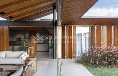 Imagem 13: Um refúgio no lago assinado por Felipe Caboclo à venda na Fazenda Boa...