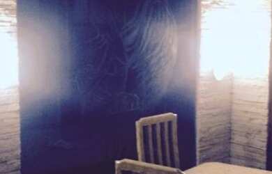 Imagem: A casa possui 3 Dormitórios, 2 Banheiros, 4 Vagas na garagem