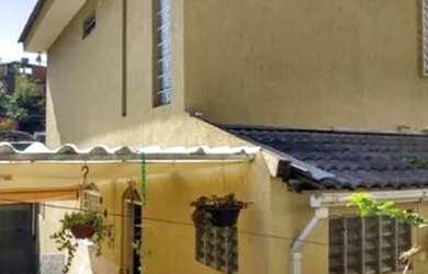 Imagem: A casa possui 5 Dormitórios, 3 Banheiros, 5 Vagas na garagem