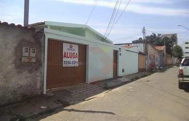 Imagem: A casa para alugar possui 3 Dormitórios, 1 Banheiro e 150m²