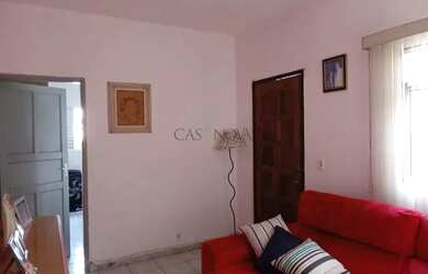 Imagem: A casa possui 2 Dormitórios, 1 Banheiro, 2 Vagas na garagem