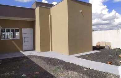 Imagem: A casa possui 3 Dormitórios, 2 Banheiros, 3 Vagas na garagem