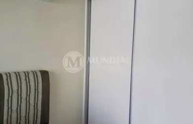 Imagem: O apartamento possui 3 Dormitórios, 1 Banheiro, 1 Vaga na garagem