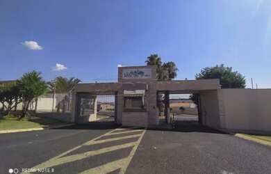 Imagem: A casa em condomínio possui 3 Dormitórios, 2 Banheiros, 5