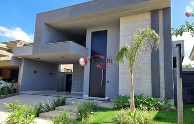 Imagem: A casa em condomínio possui 3 Dormitórios, 5 Banheiros, 4