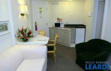 Imagem: O studio possui 1 Dormitório, 1 Banheiro, 1 Vaga na garagem