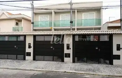 Imagem: A casa possui 3 Dormitórios, 3 Banheiros, 5 Vagas na garagem