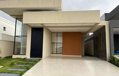 Imagem: A casa em condomínio possui 3 Dormitórios, 2 Banheiros, 4