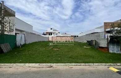 Imagem: O terreno possui 450m² de Área e está localizado em Quiririm