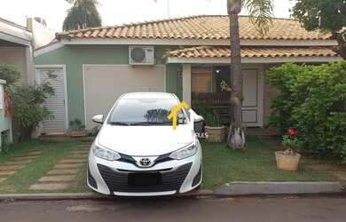 Imagem: A casa em condomínio possui 3 Dormitórios, 2 Banheiros, 2