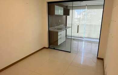 Imagem: O apartamento possui 2 Dormitórios, 2 Banheiros, 2 Vagas na