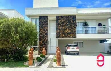 Imagem: A casa em condomínio possui 5 Dormitórios, 5 Banheiros, 5