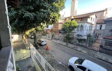 Imagem 6: Vendo casa duplex com terraço na Alberto de Sequeira com 6 quartos