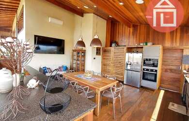 Imagem: O apartamento possui 4 Dormitórios, 4 Banheiros, 2 Vagas na