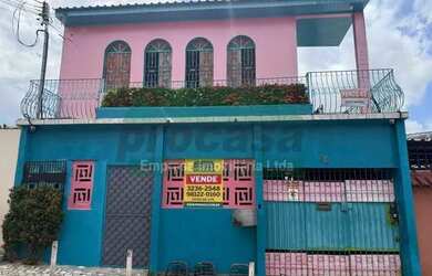 Imagem: A casa possui 5 Dormitórios, 1 Banheiro, 1 Vaga na garagem