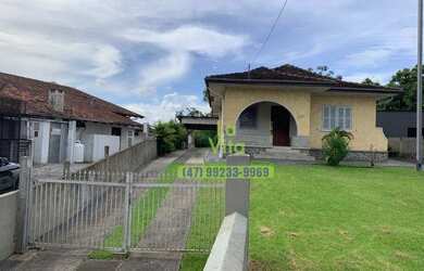 Imagem: O depósito possui 2 Vagas na garagem, 120m² de Área e está