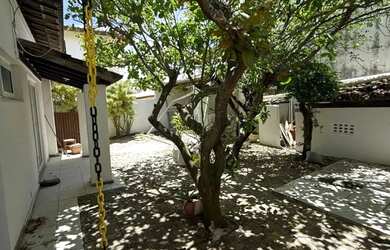 Imagem 13: Casa Maravilhosa Com energia solar em Vilas do Atlântico. Uma rua atrás da praia