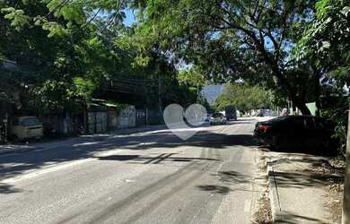 Imagem: O terreno possui 2.150m² de Área e está localizado em Vargem