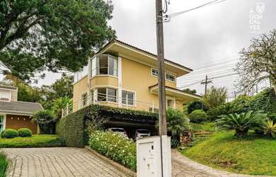 Imagem: A casa em condomínio possui 5 Dormitórios, 5 Banheiros, 4