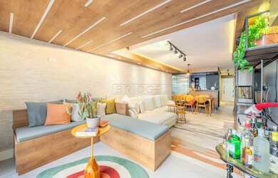 Imagem: O apartamento possui 2 Dormitórios, 2 Banheiros, 1 Vaga na