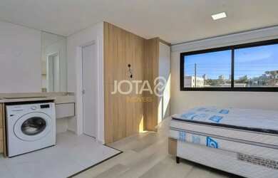 Imagem: O apartamento possui 1 Dormitório, 1 Banheiro, 1 Vaga na garagem