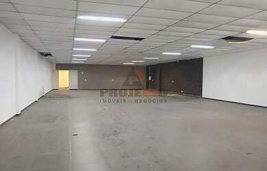 Imagem: O depósito possui 1.250m² de Área, Imóvel novo e está