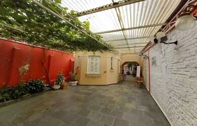 Imagem: A casa possui 5 Dormitórios, 5 Banheiros, 5 Vagas na garagem