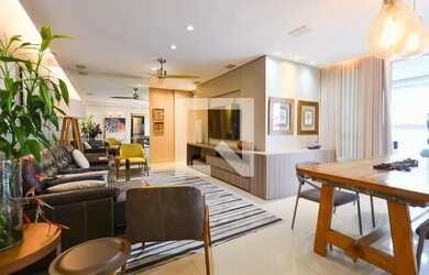 Imagem: O apartamento possui 4 Dormitórios, 5 Banheiros, 4 Vagas na