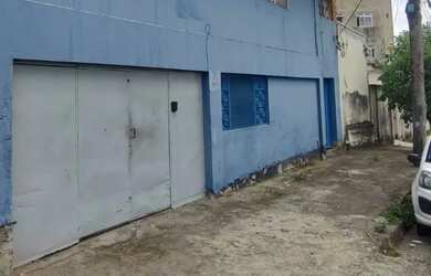 Imagem: O depósito possui 1 Vaga na garagem, 300m² de Área e está