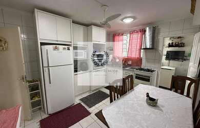 Imagem: O apartamento possui 2 Dormitórios, 1 Banheiro e 67m² de Área