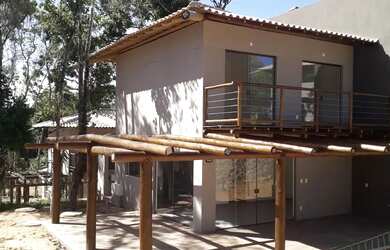 Imagem: A casa em condomínio possui 3 Dormitórios, 3 Banheiros, 2