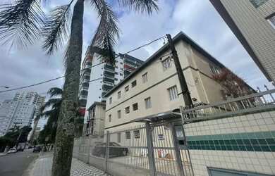 Imagem: O apartamento possui 1 Dormitório, 1 Banheiro, 1 Vaga na garagem