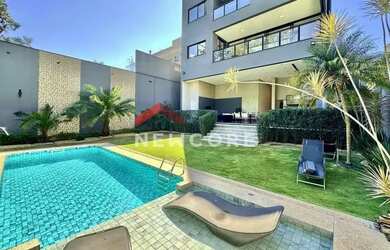 Imagem: A casa em condomínio possui 4 Dormitórios, 5 Banheiros, 5