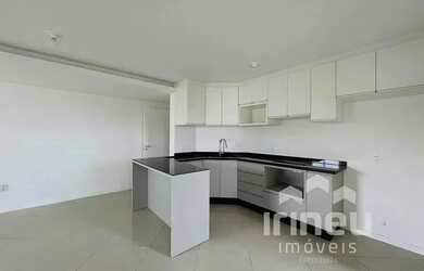 Imagem: O apartamento possui 2 Dormitórios, 2 Banheiros, 2 Vagas na