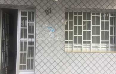 Imagem: A casa possui 2 Dormitórios, 1 Banheiro e está localizado