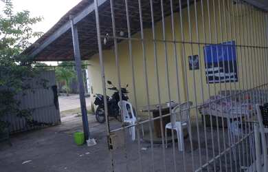 Imagem: A casa possui 2 Dormitórios, 1 Banheiro, 3 Vagas na garagem