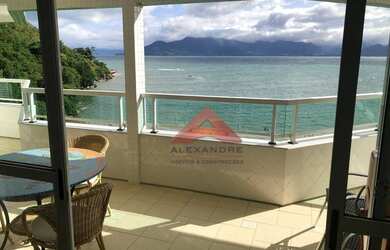 Imagem: O apartamento possui 3 Dormitórios, 1 Banheiro, 2 Vagas na