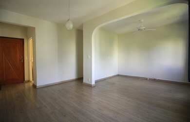 Imagem: O apartamento possui 3 Dormitórios, 2 Banheiros, 2 Vagas na