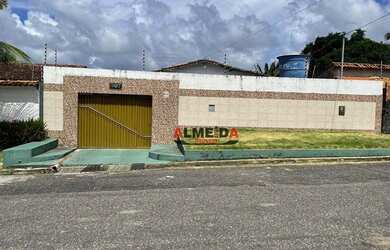 Imagem: O depósito possui 4 Vagas na garagem, 282m² de Área e está