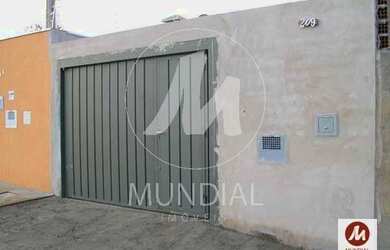 Imagem: A casa possui 3 Dormitórios, 2 Banheiros, 2 Vagas na garagem